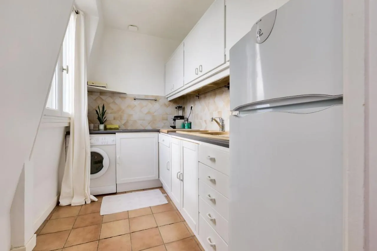 Cozy Apartment For 4 People - Paris 20 0*,  France